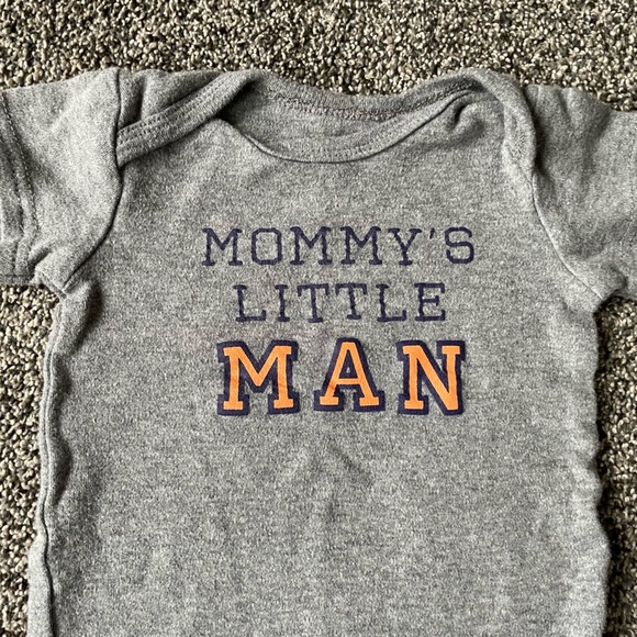 FINAL SALE 4/12/25 Hudson Baby Mommy’s Little Man Gray Onesie, Size 3-6 M - Picture 2 of 7
